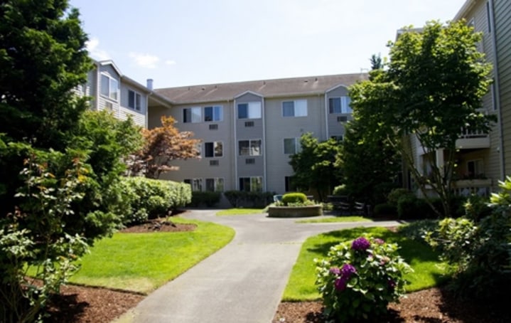 Friendship Health Center | Nursing Home | Portland Skilled Nursing Facility