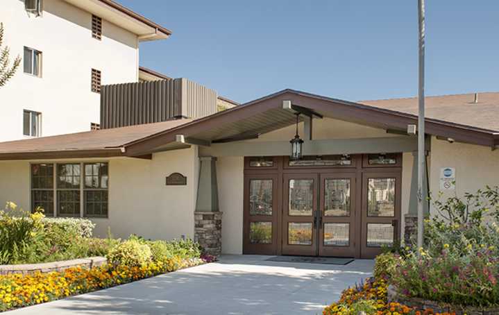 Ararat Gardens | Nursing Home | Glendale Skilled Nursing Facility